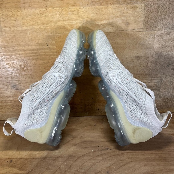 Nike Air VaporMax 2021 Flyknit Womens Size 10 Running Shoes Sneakers White - Picture 6 of 10